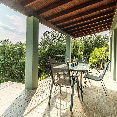 Vakantiehuis Armonia Corfu With King Size Bed And Private Garden